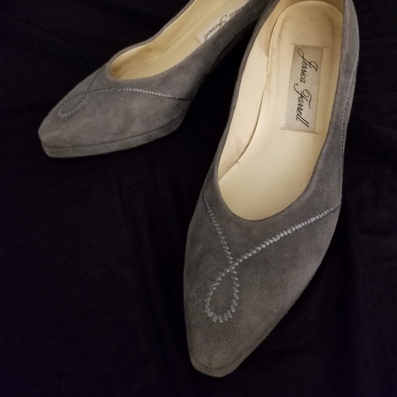 GIFT WITH PURCHASE Vintage grey suede pumps, size 7M - Picture 2 of 3